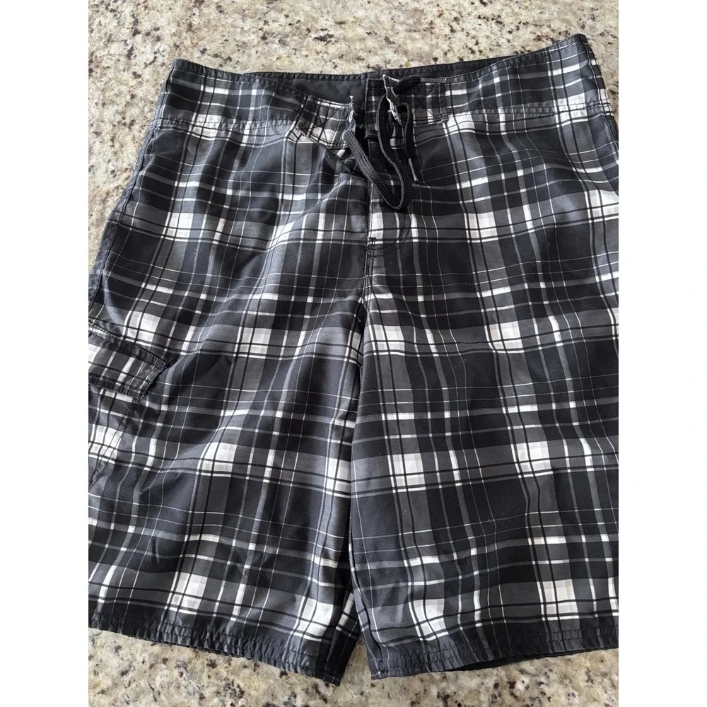 Massimo Men's Size 34 Swimsuit 9 Inch Inseam, Black White. 3510